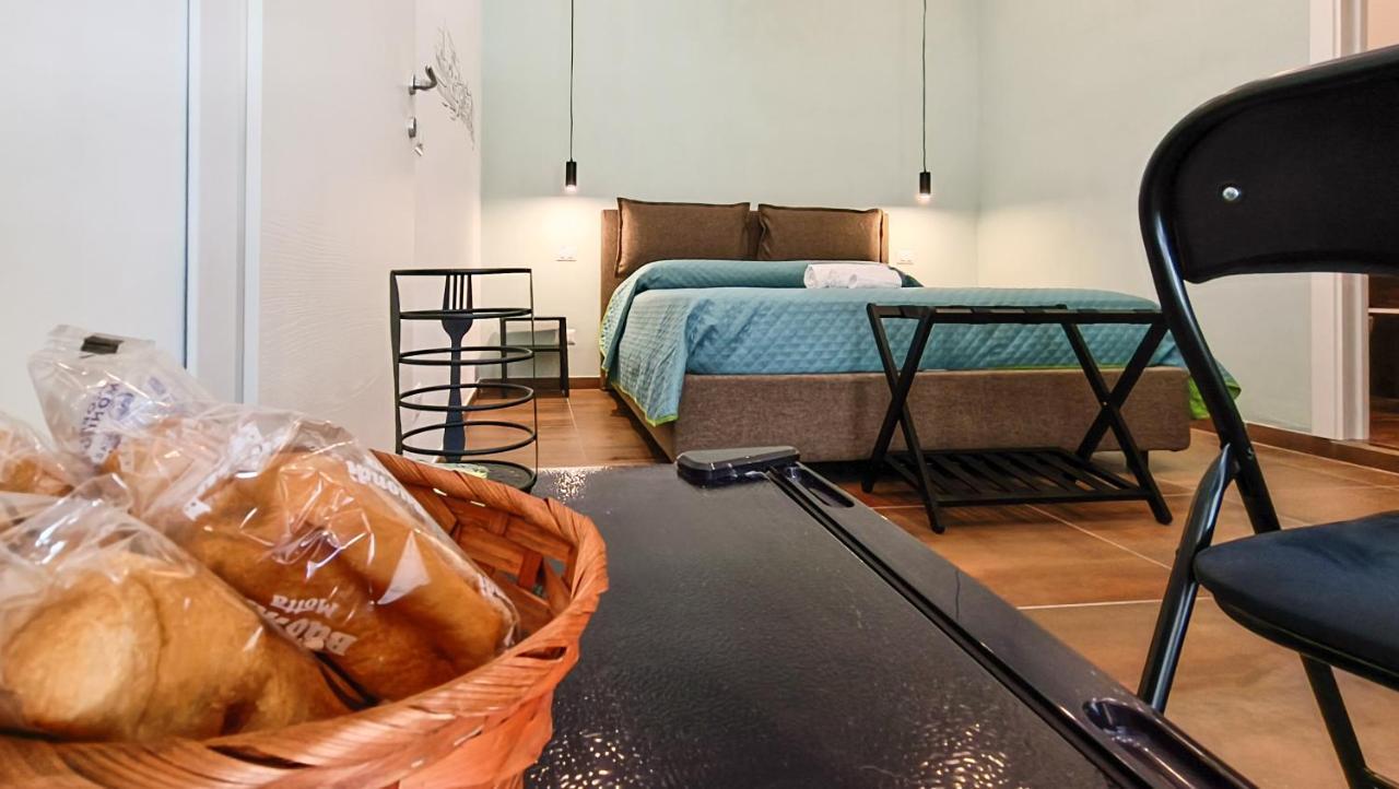 Bed and Breakfast Casa Calu Castel Sant'Elmo Nápoles Exterior foto